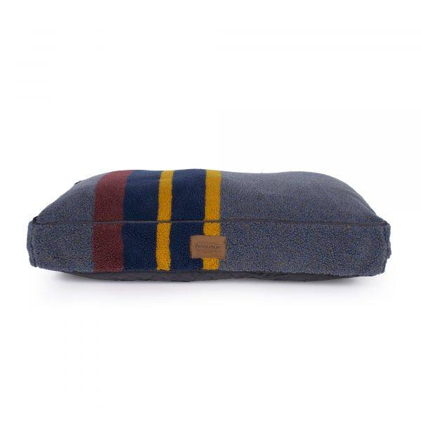 Pendleton Lake Vintage Camp Dog Napper Bed